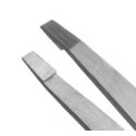 Pinza inox de punta recta para depilación precisa y efectiva.