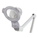 Lampe loupe en utilisation