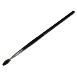 Pinceau goupillon nº4 de ME Basics, essentiel pour un maquillage précis.