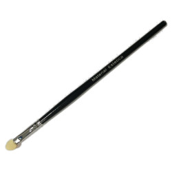 Pinceau nº5 éponge de ME Basics pour un maquillage parfait.