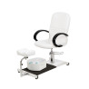 Sillón pedicura Vespa en uso en un salón de belleza moderno.