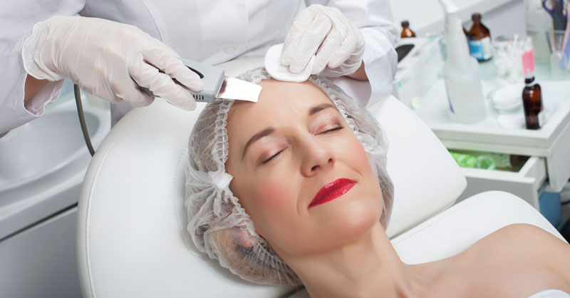 Comment réaliser un peeling aux ultrasons