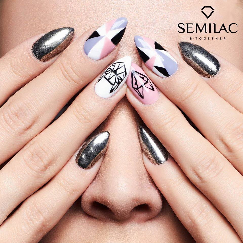 Des ongles de ciné avec le vernis à ongles semi-permanent