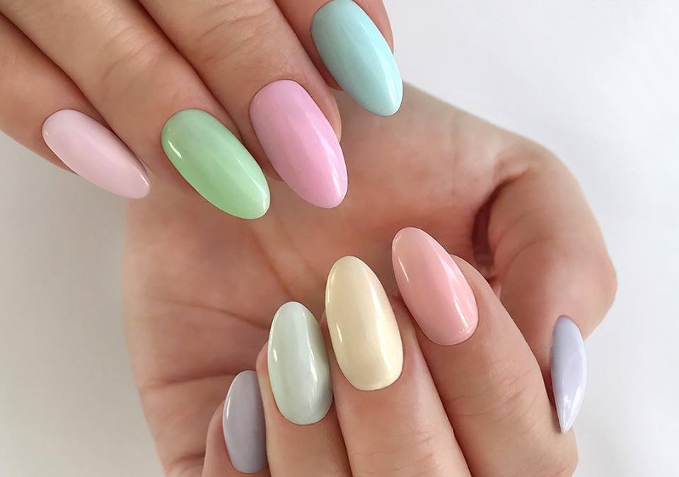 Pas à pas: Comment appliquer un vernis semi-permanent en 7 étapes + un vidéo tutoriel.