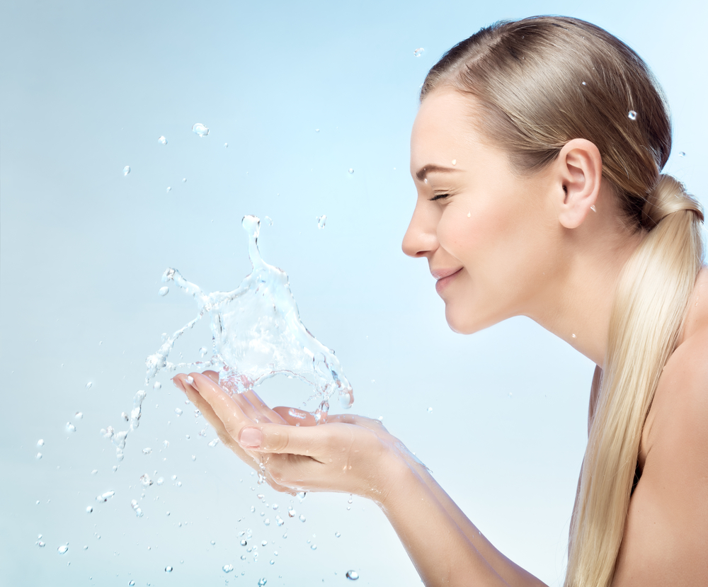 Eau micellaire : qu'est-ce que c'est et comment l'utiliser ?