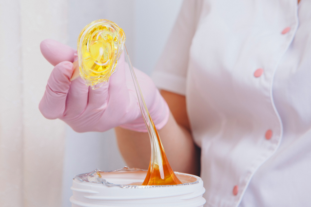 4 bénéfices d'utiliser un nettoyant pour cire après l'épilation