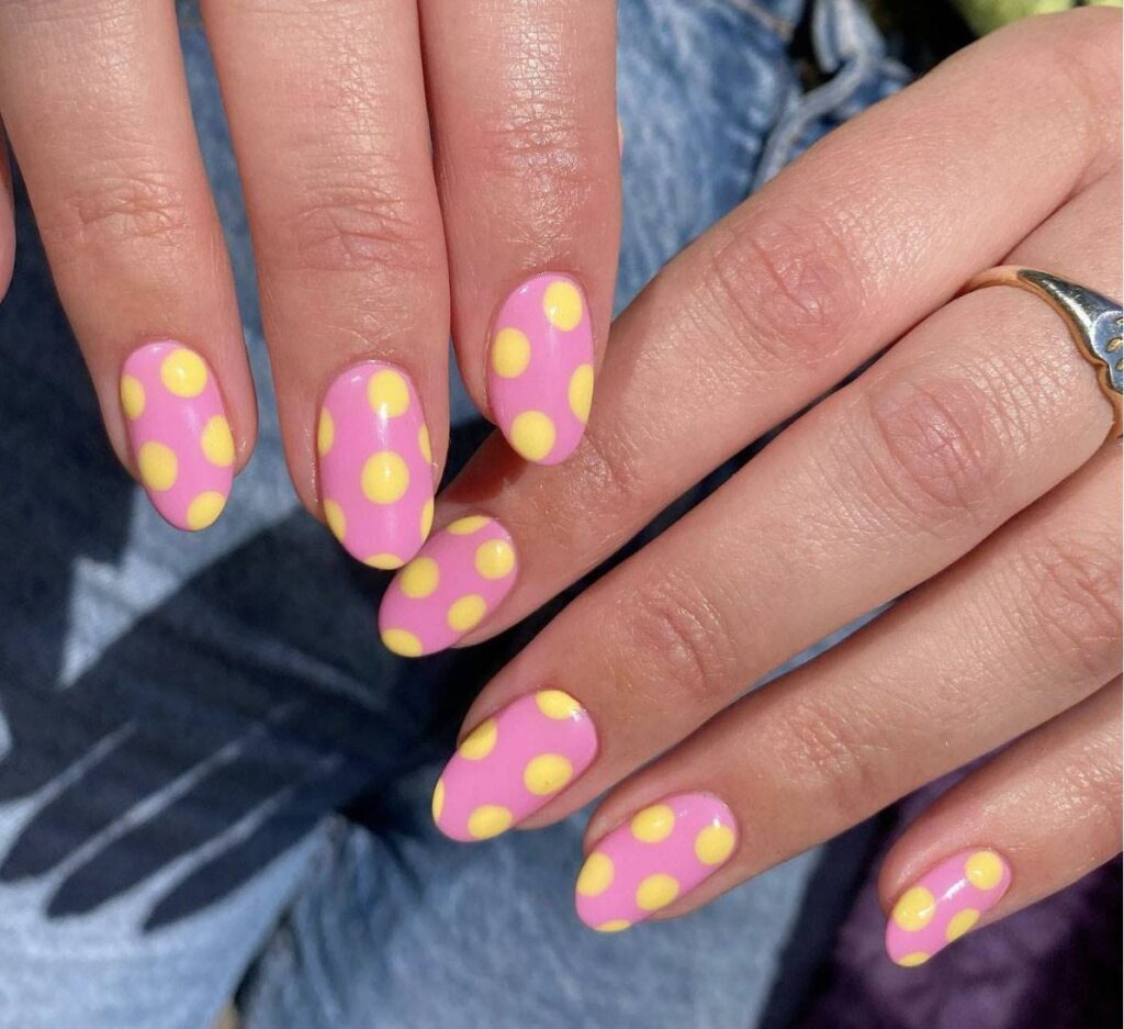 ongles decoration pois