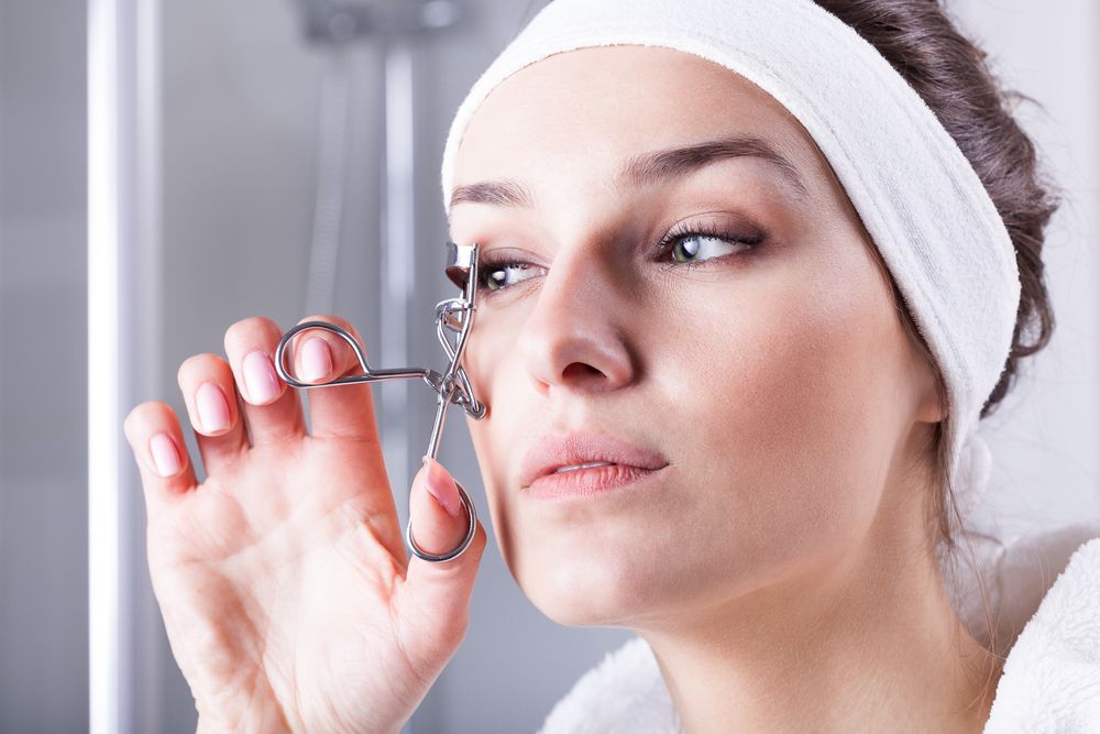 Comment prendre soin des cils après une permanente ?