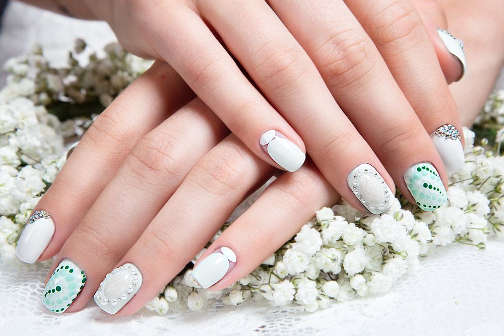 Les plus belles idées de manucure de mariage, et les plus tendance
